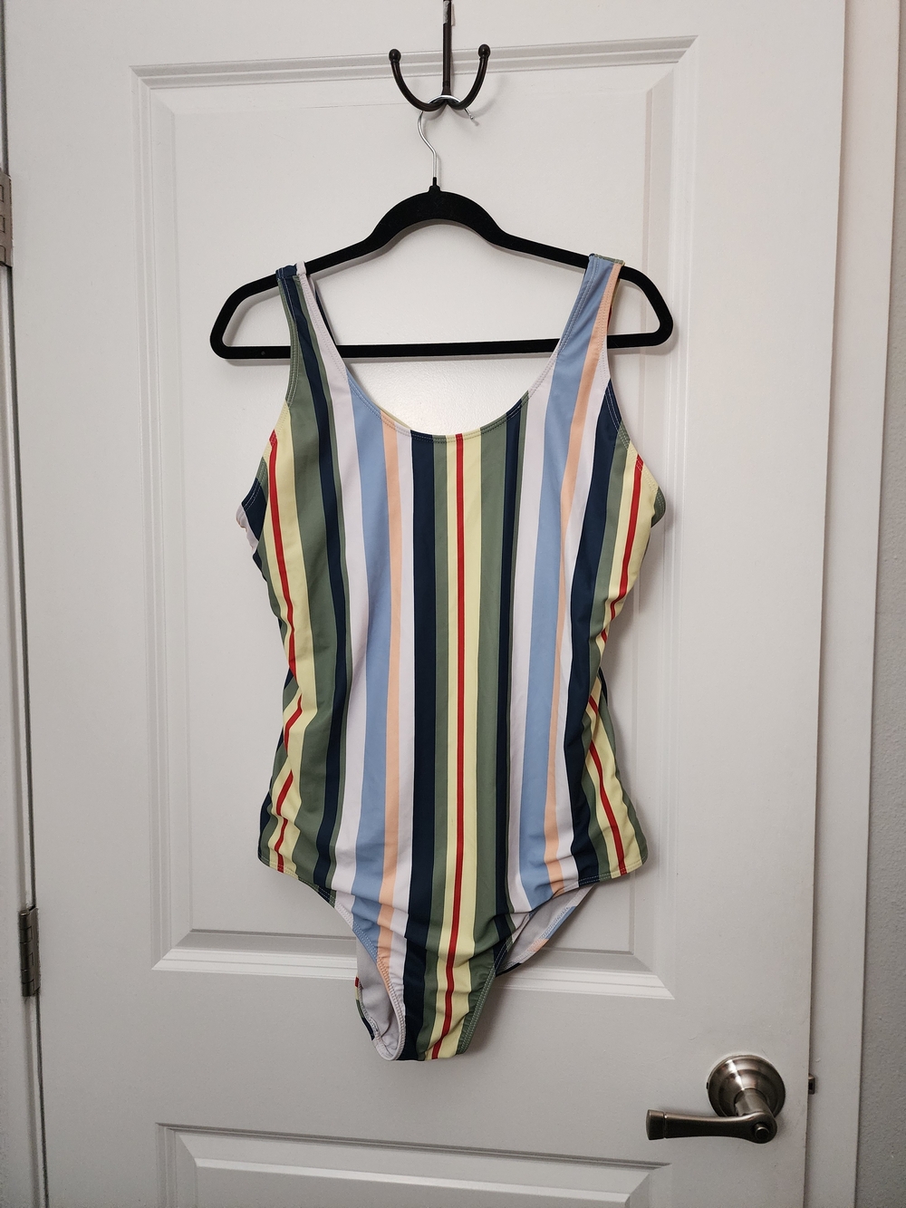 Striped Scoop Neck One-Piece Swimsuit in Multicolor